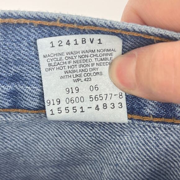 Vintage Levi’s 550 Relaxed Tapered Leg 18 LONG Light Wash Y2K - Picture 3 of 6